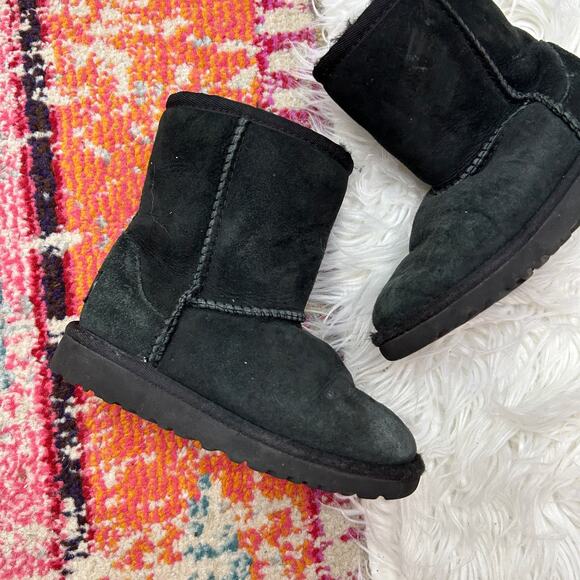 UGG Black Classic II Boot Kids Girls 10 Style 5251T Winter Snow Cozy Neutral - Picture 2 of 9